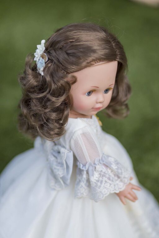 Muñeca de Comunión Morena